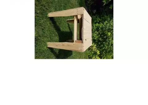 Handmade Pallet Patio Furniture: Side table